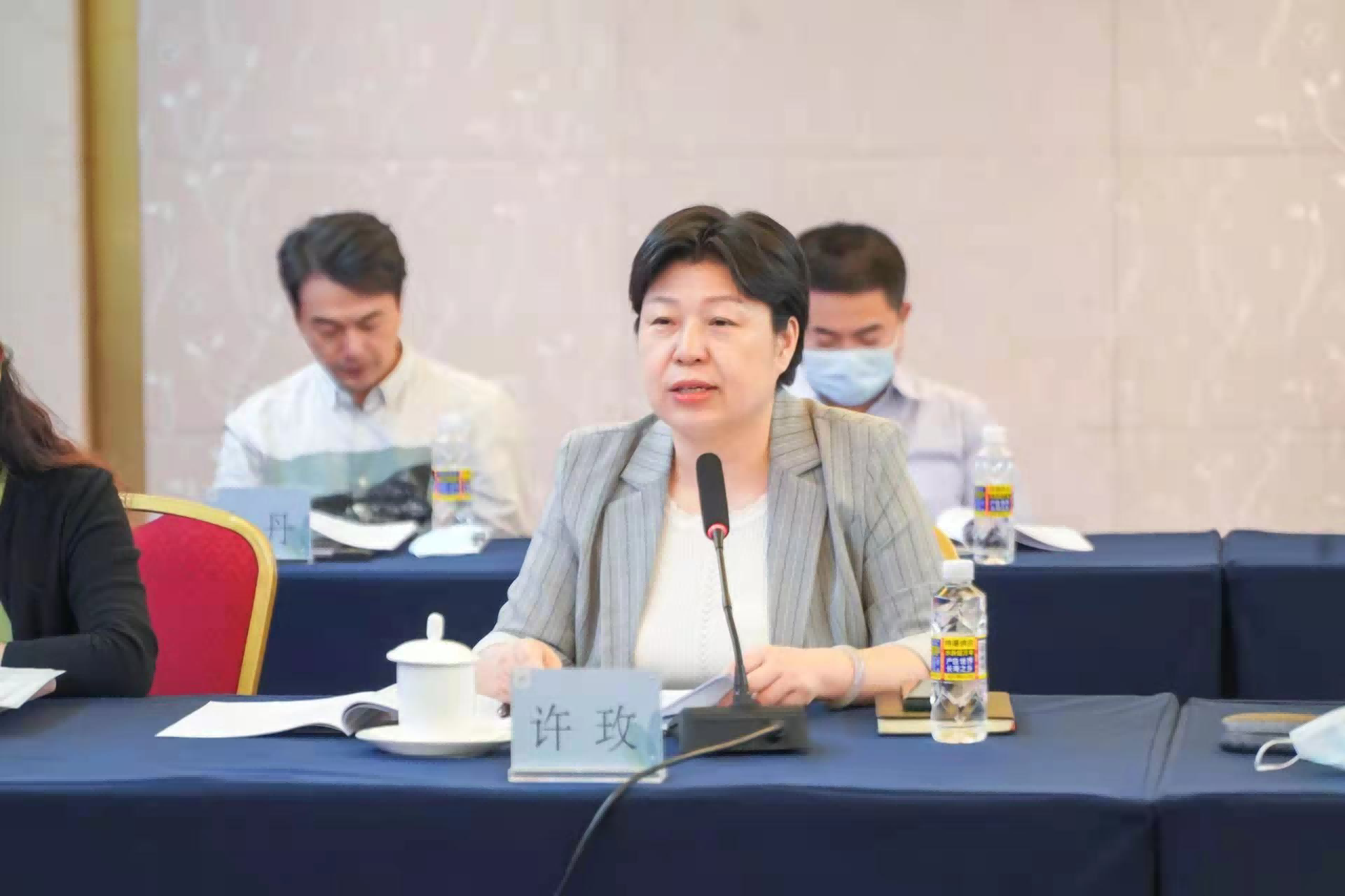 许玫率队参加海南社科界学习宣传贯彻党的二十大精神座谈会